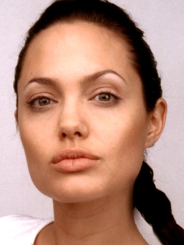 TOMB RAIDER MOVIE ANGELINA JOLIE MAKEUP TUTORIAL