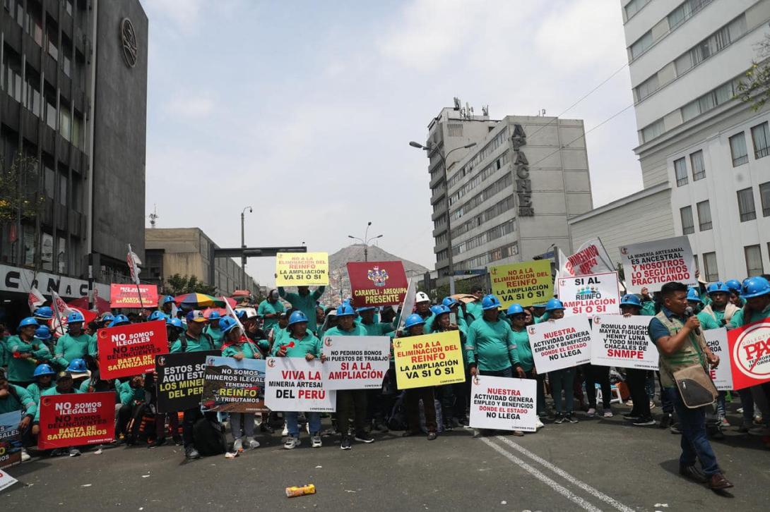 Mineros informales planean una toma violenta del Congreso