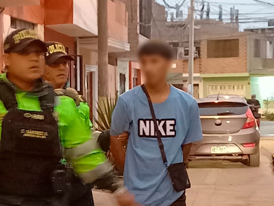 San Martín de Porres: Cámaras de seguridad registran a un sujeto que amenaza con arma de fuego a un sereno