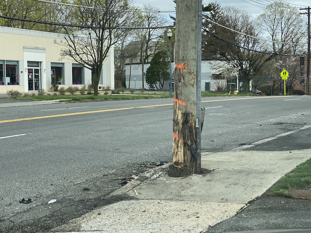 Fiery Crash in Larchmont Kills One, Cops Save Two theloop