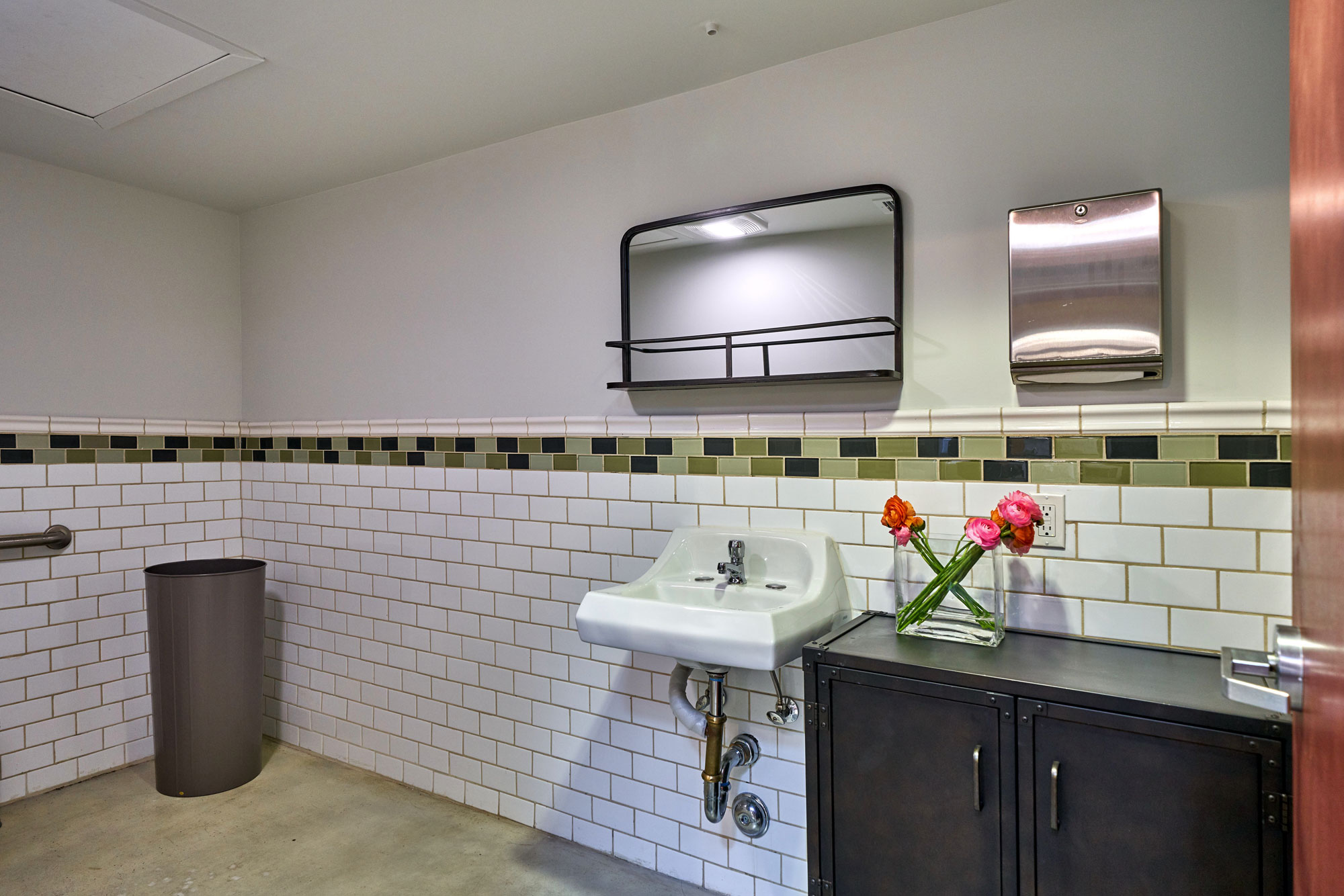 Bathroom Larchmont Studios