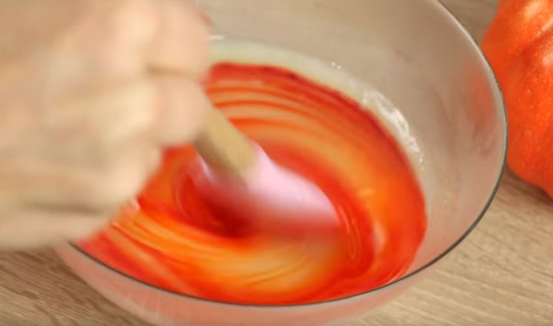 Le sublime gâteau d'Halloween et son glacage miroir orange