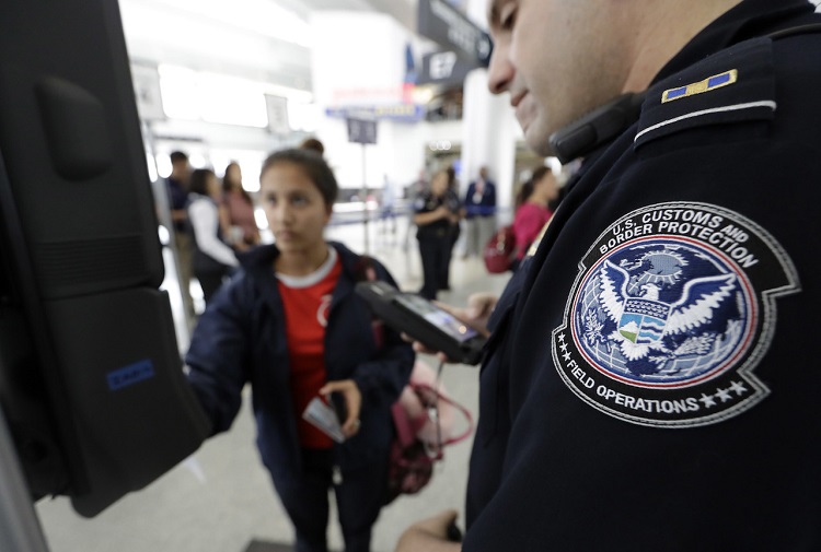 Poseedores de visa láser ya pueden tramitar permiso I94