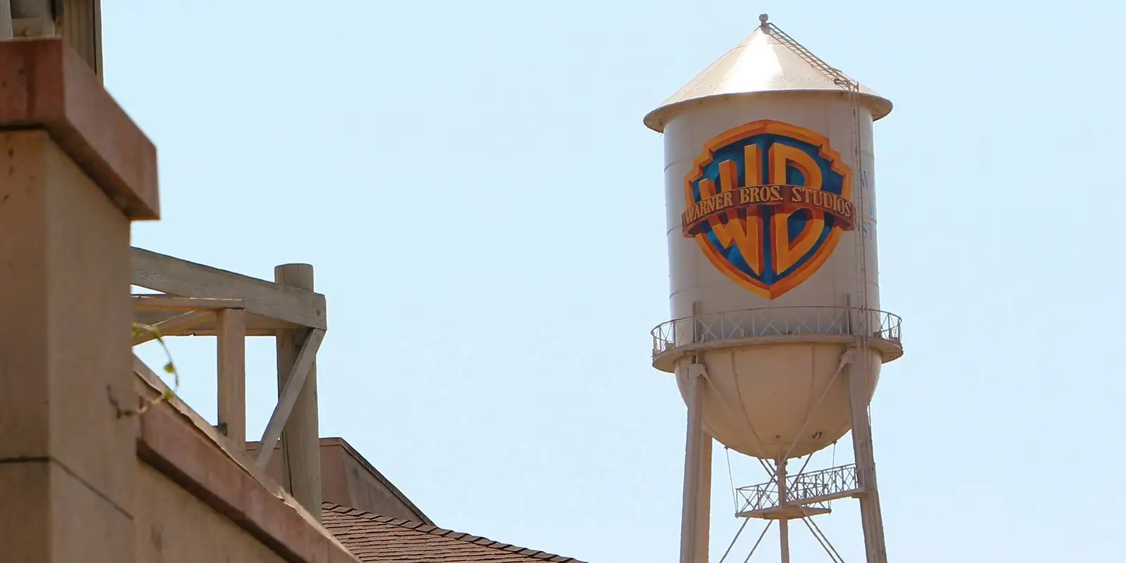 The Ultimate Plot Twist Netflix Buys Warner Bros. La Revista Binacional
