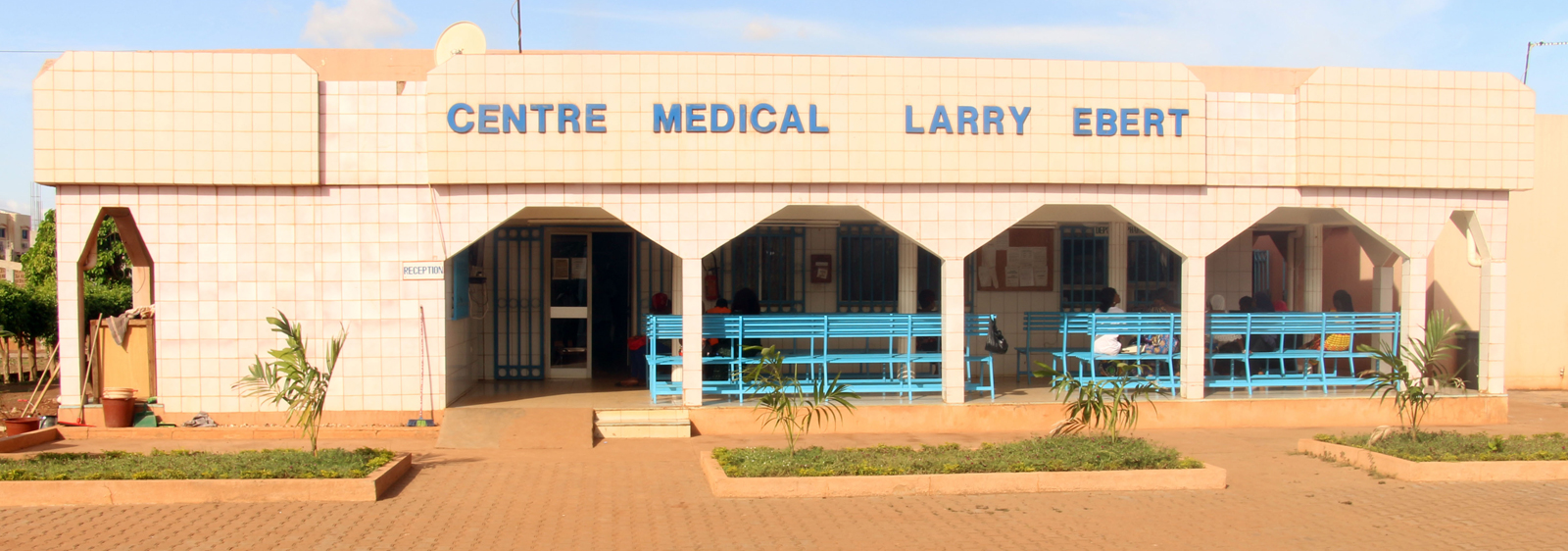 Centre Médical Larry Ebert Il a pris nos infirmités et il s'est