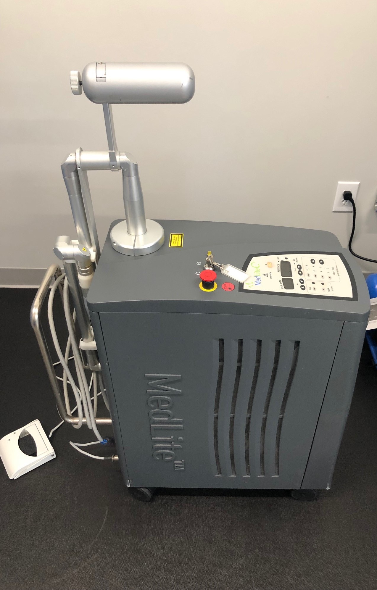 2004 Hoya Conbio MedLite C6 Laser Resellers