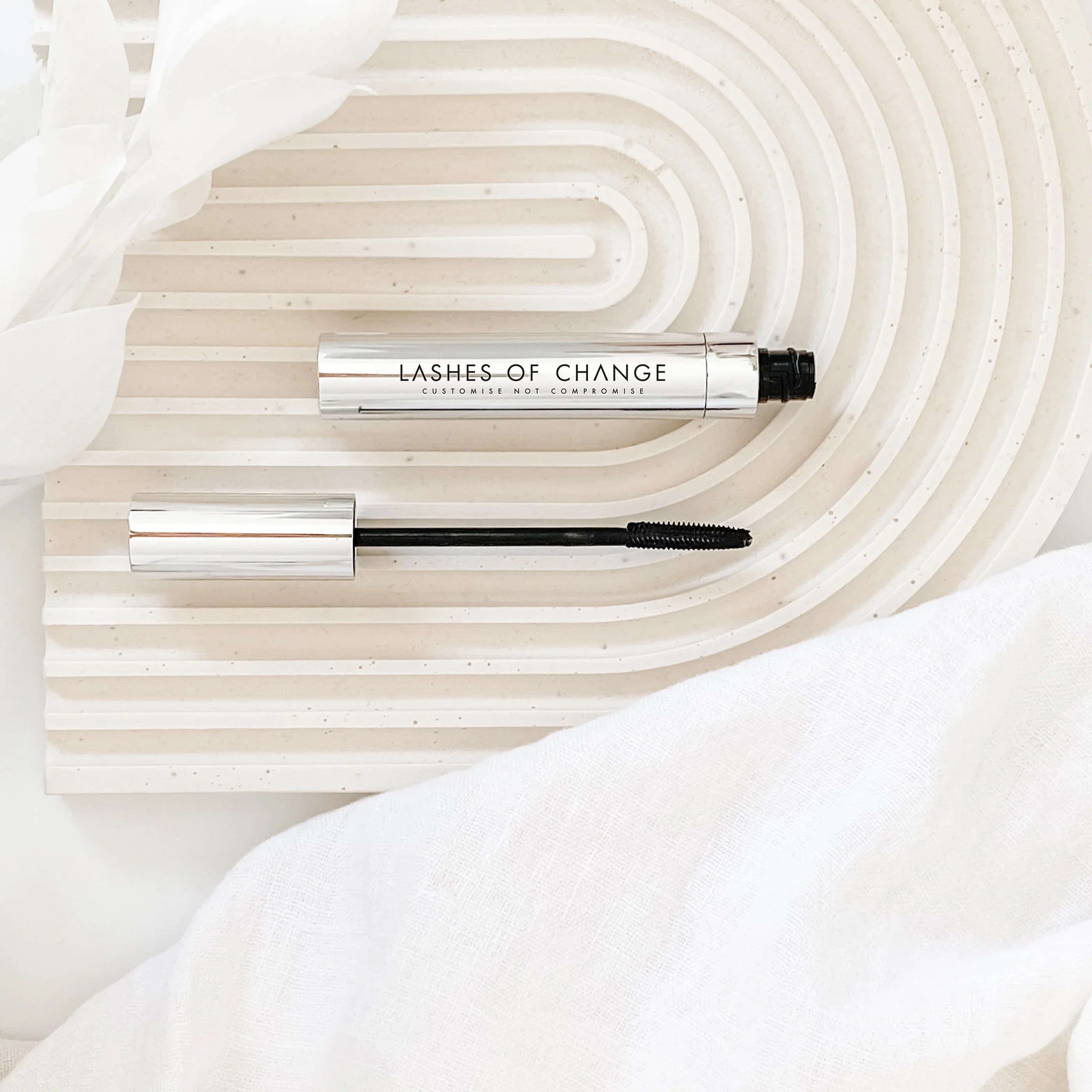 The Ideal Mascara for Mature Skin Navigating Perimenopause and Sensi