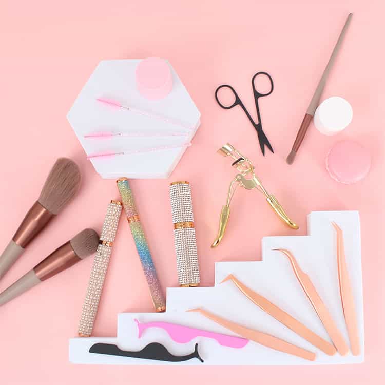 6 Effective Ways To Get Your Eyelash Glue Off