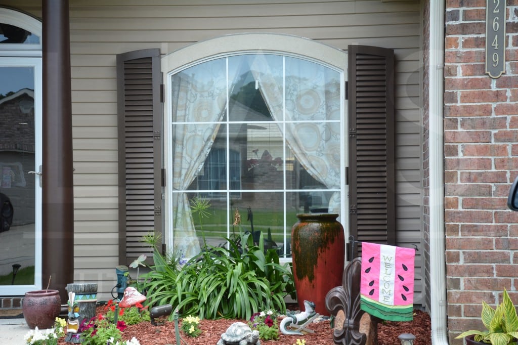 LASEnterprises_Sandbar_ArchBifoldColonialShutter_RomanCopper_2