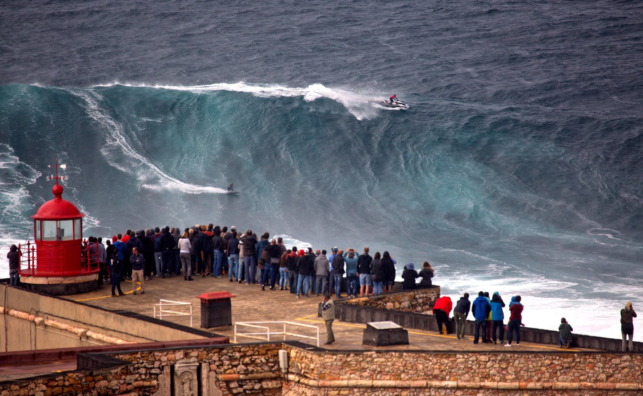 Surf cette semaine, les vagues dantesques de Nazaré étaient de retour