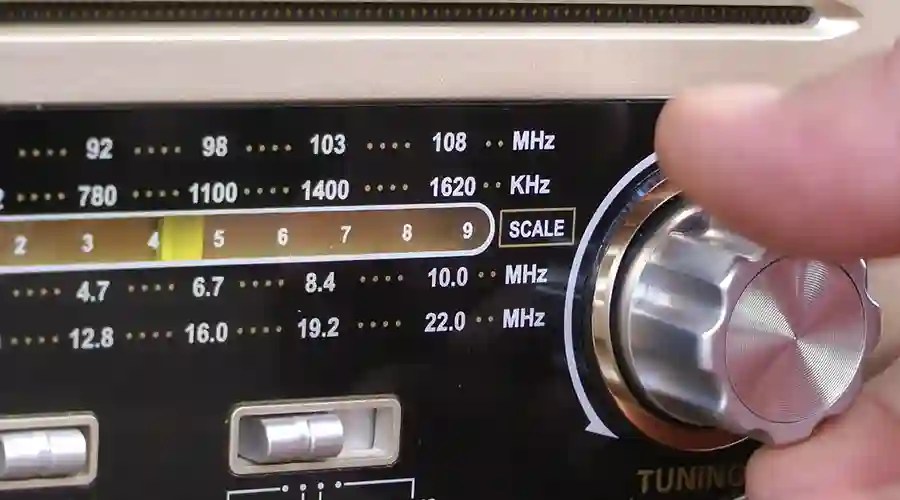 Radios de Cuenca Ecuador LA TACTICA