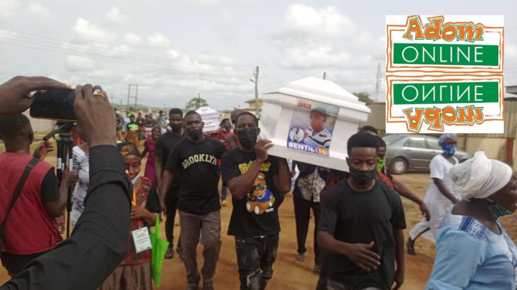 Apam drowning Tears as teenagers are laid to rest LATEST GHANA NEWS Apam drowning Tears as teenagers are laid to rest LATEST GHANA NEWS