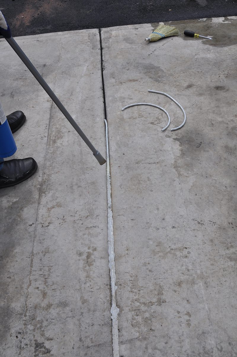 CrackStix® 225ft. SMALL 1/4" GRAY Permanent Concrete Crack Filler Latexite