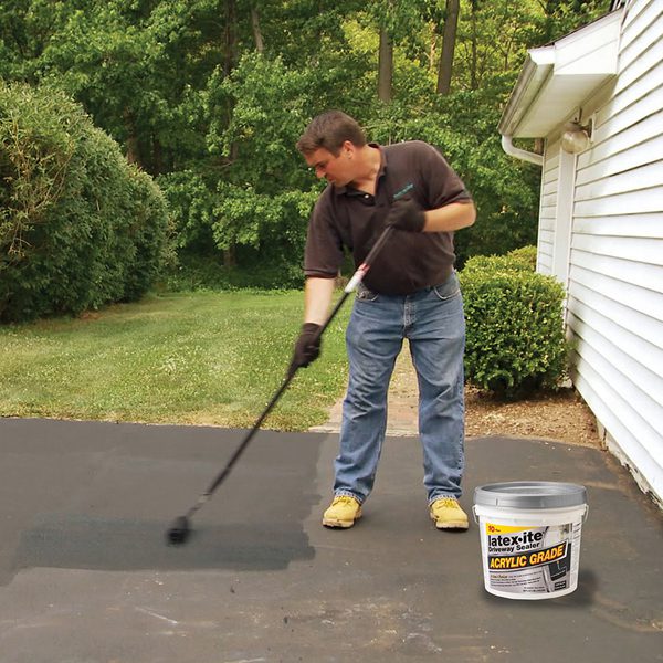 Latex·ite® Acrylic Grade® Driveway Sealer Latexite