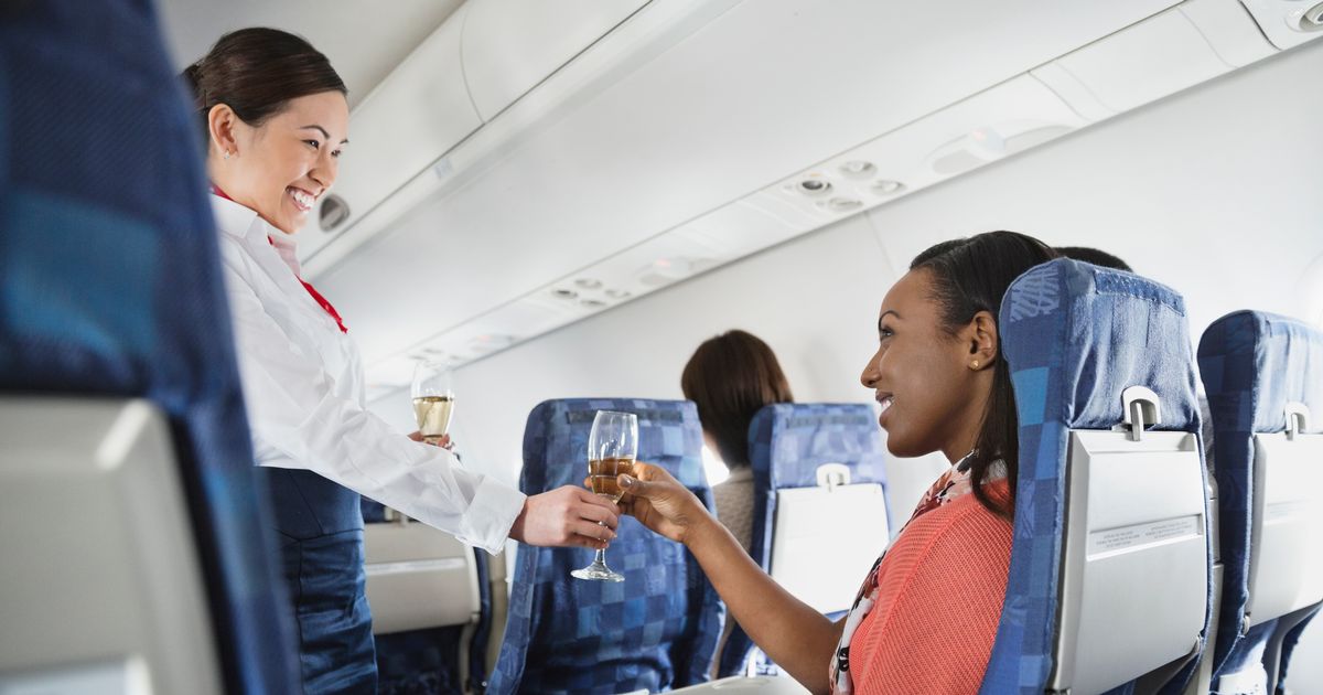 American Airlines no venderá alcohol a sus pasajeros. Univision Arkansas