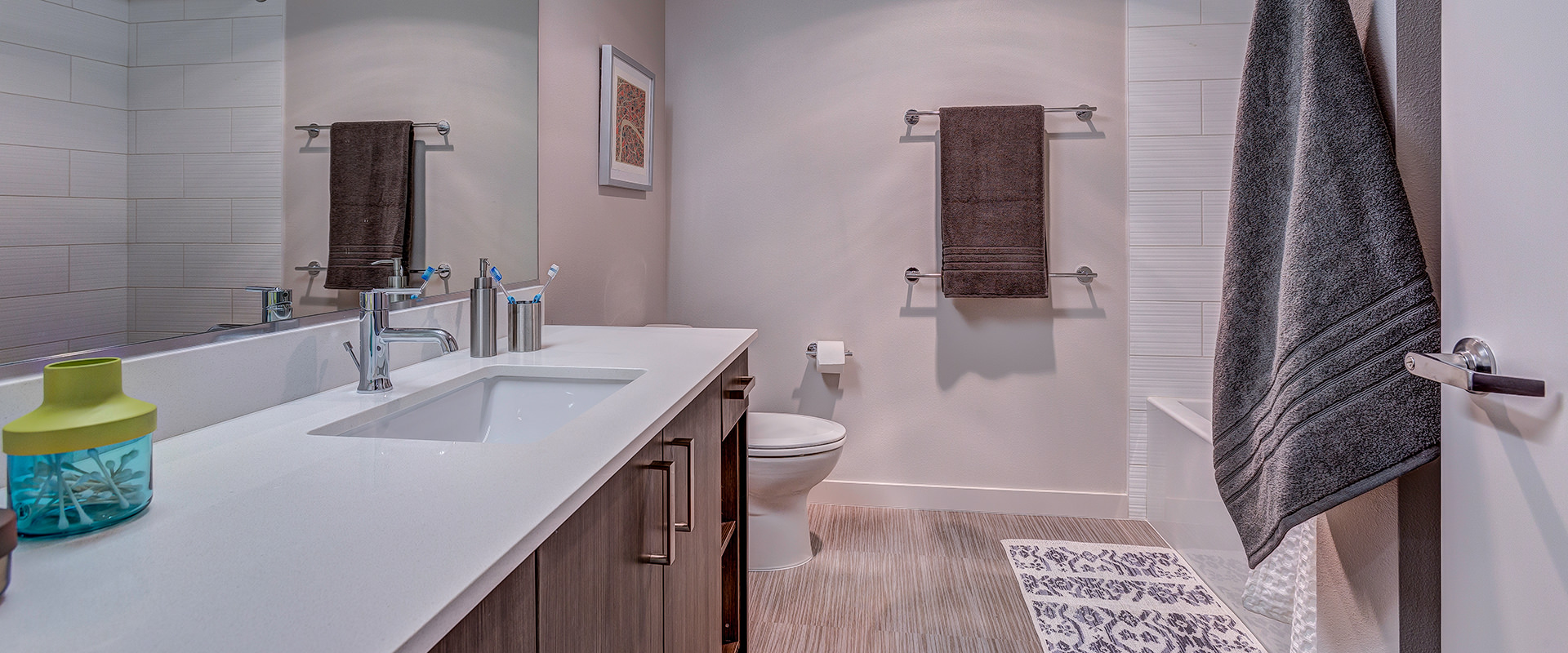 Features & Amenities Latitude Queen Anne Latitude Queen Anne