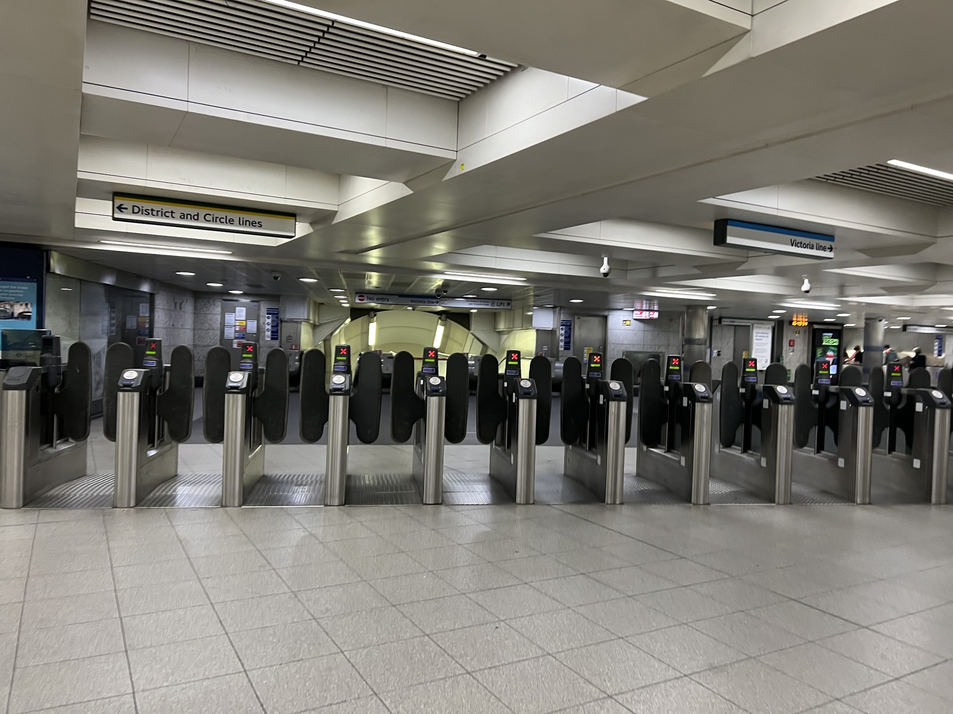 How to Use the London Underground — A Beginner's Guide to the Tube