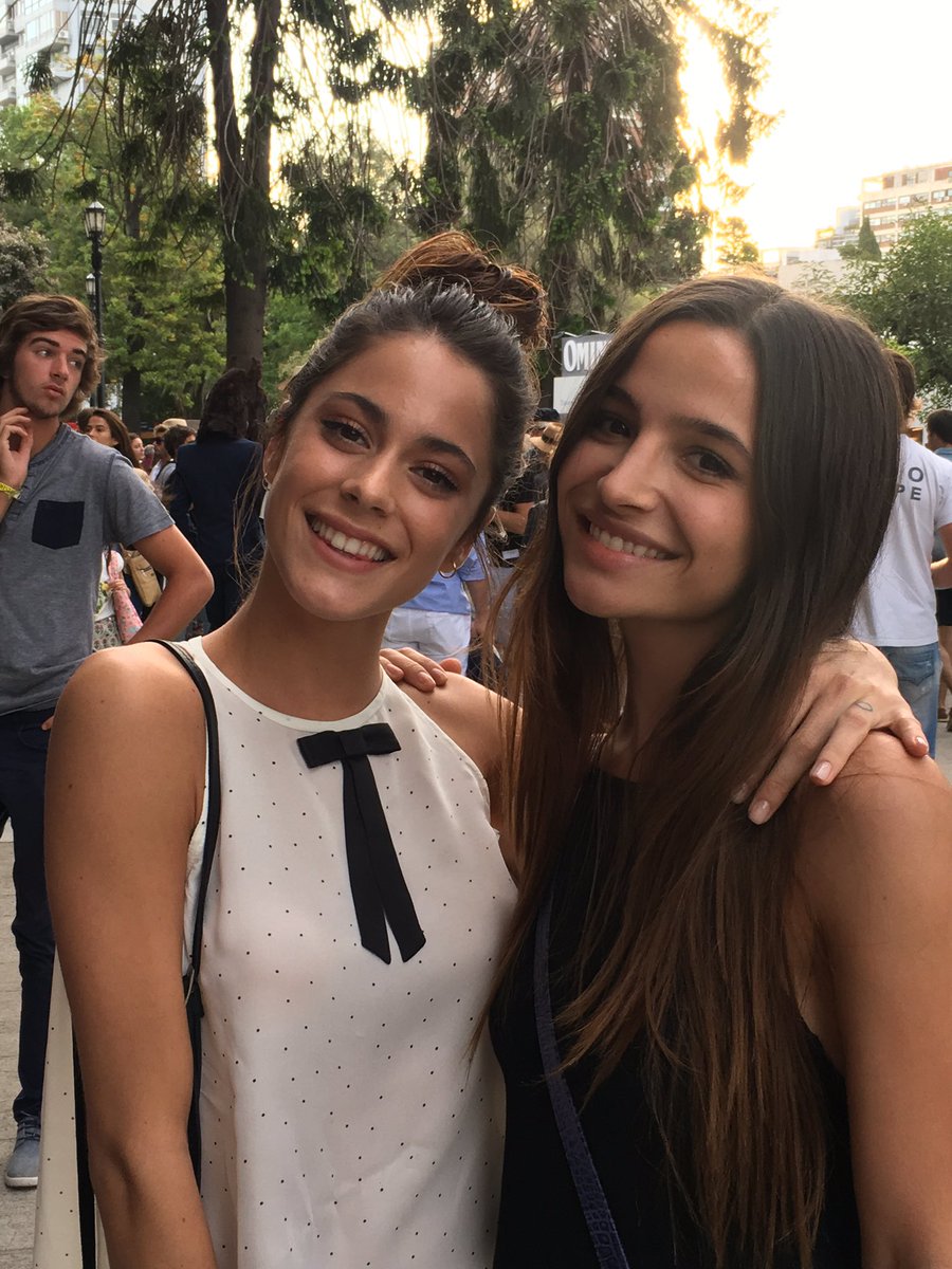 De “Patito feo” a “Violetta”, Brenda Asnicar y Tini Stoessel laubfal