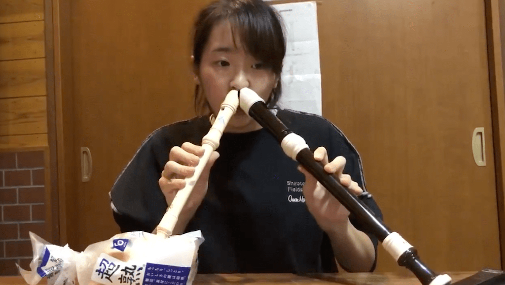 Uniquely Talented Girl Simultaneously Plays Two Separate Melodies on