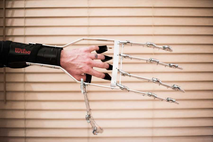 Giant Wearable Mechanical Hand