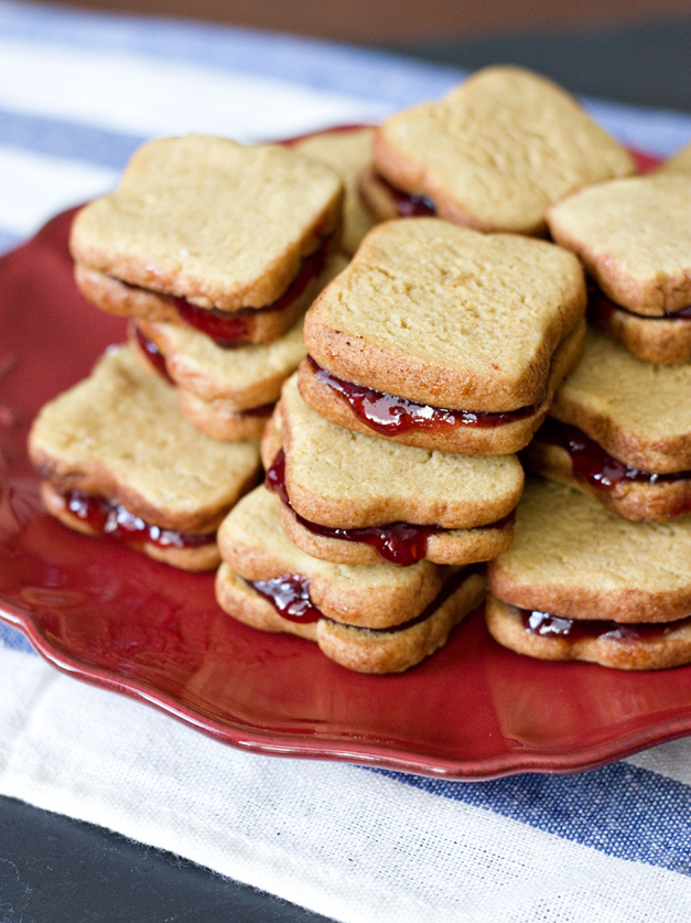 Tiny Peanut Butter & Jelly Cookie Sandwiches