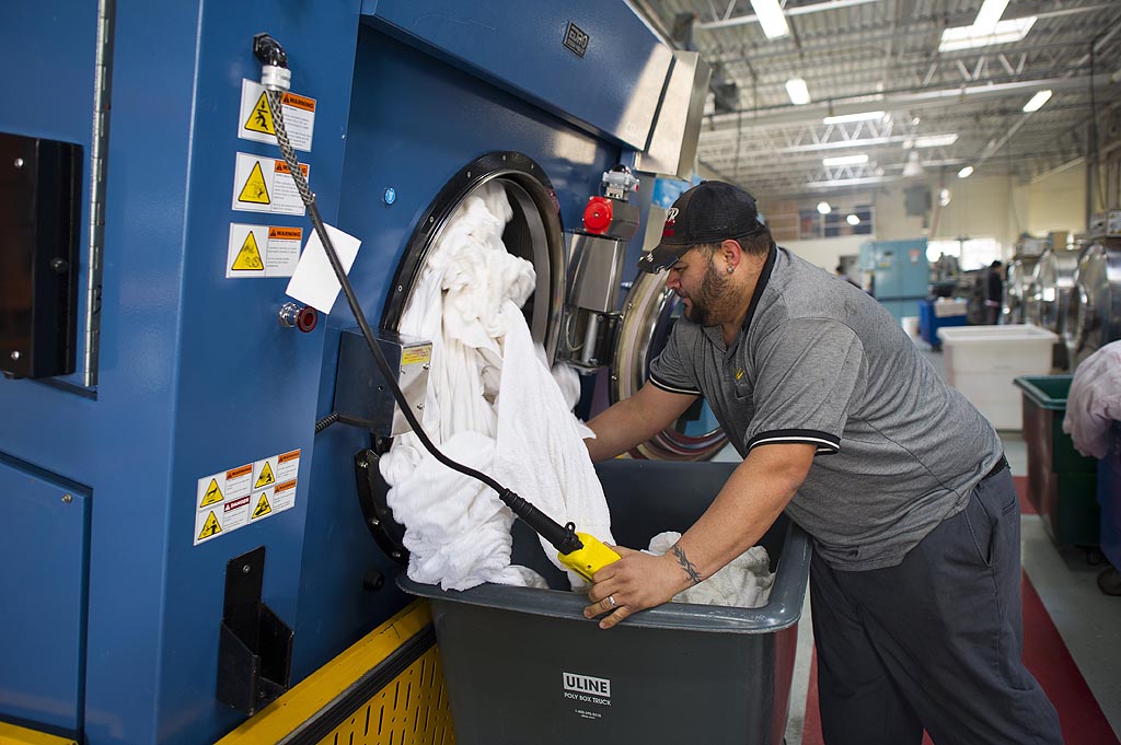 How Loading a WasherExtractor Affects Laundry Processing Laundry Ledger