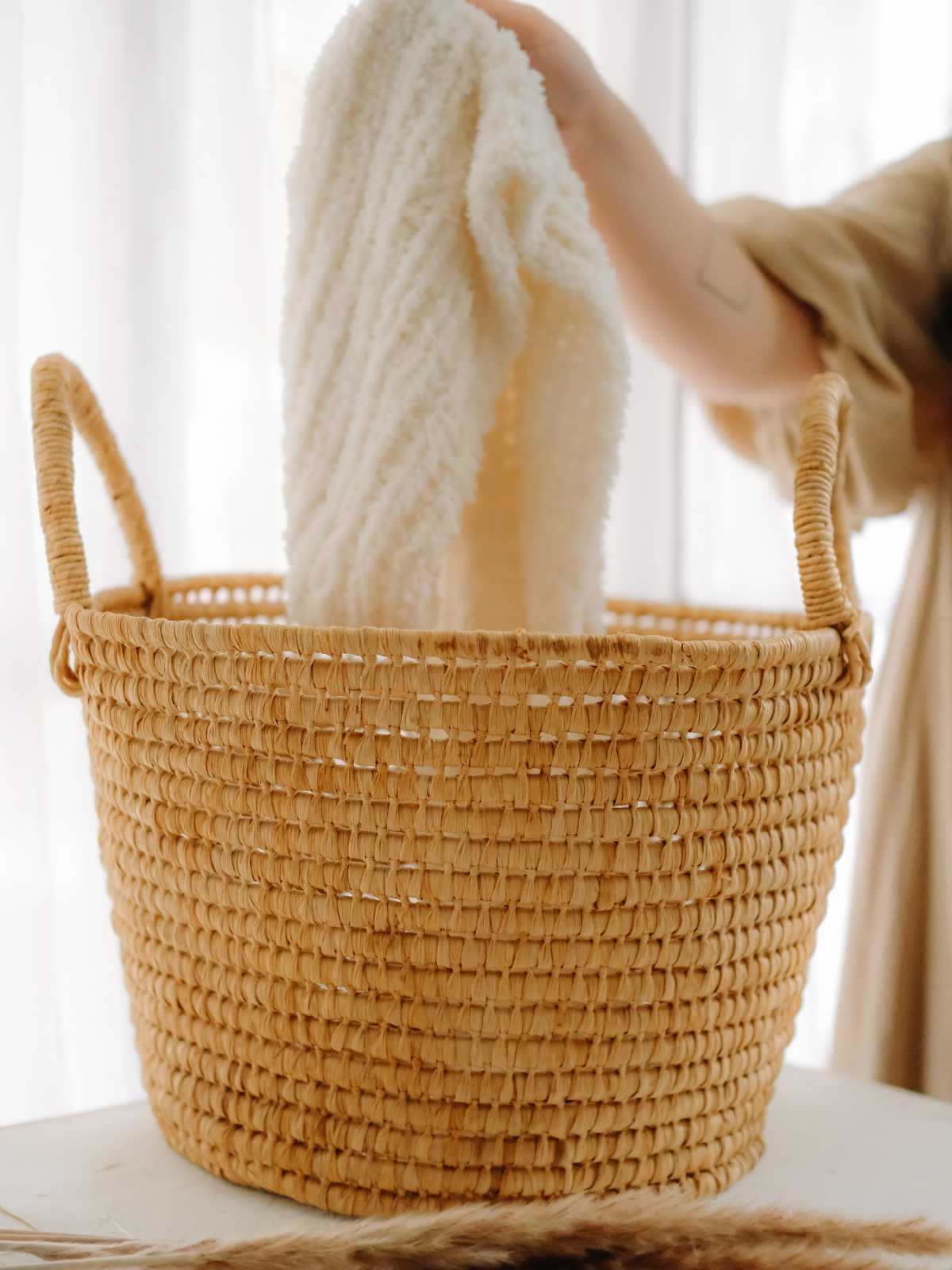 How To Remove Stains From White Clothes Without Washing