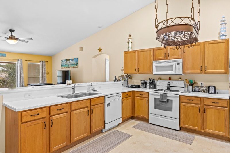 Vero Lake Estates Laurel Agency Real Estate, Inc.