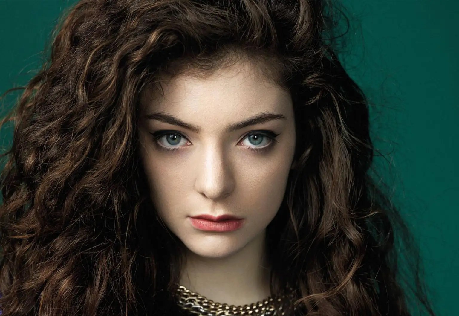 Revisiting Lorde's Debut Album 'Pure Heroin' on its 10th Anniversary - Laurelanne