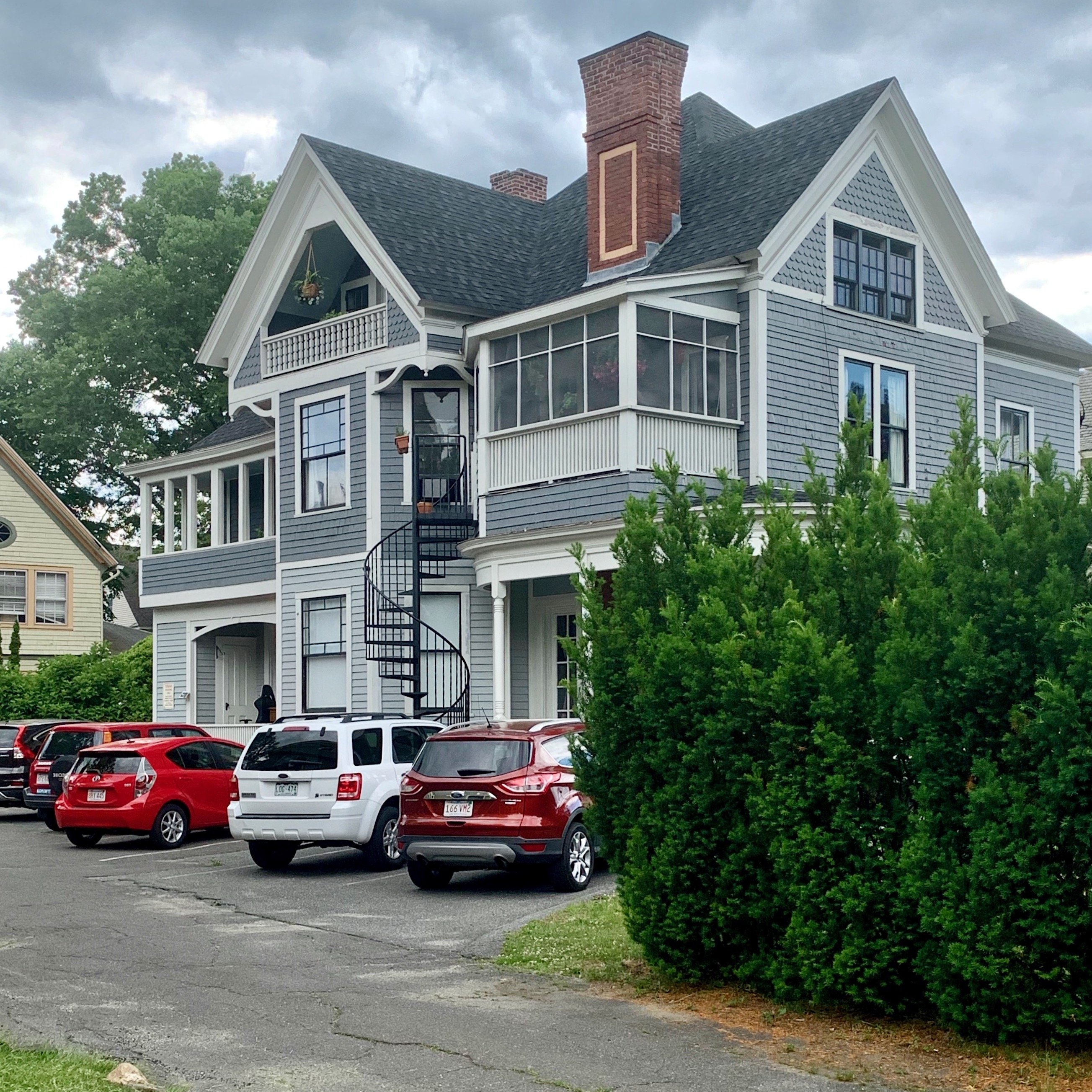 Exquisite Homes and Gardens in Northampton, MA Laurel Home