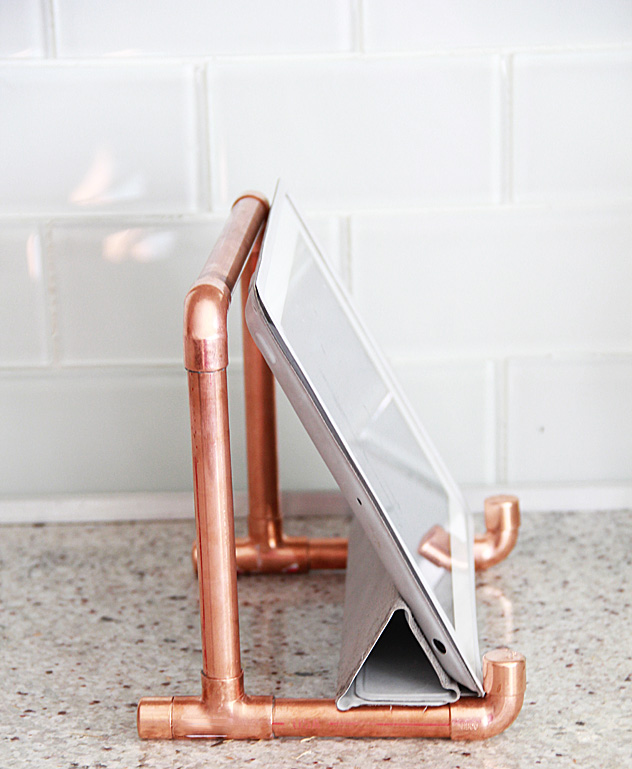 DIY iPad Stand for Drawing - Hydrangea Treehouse