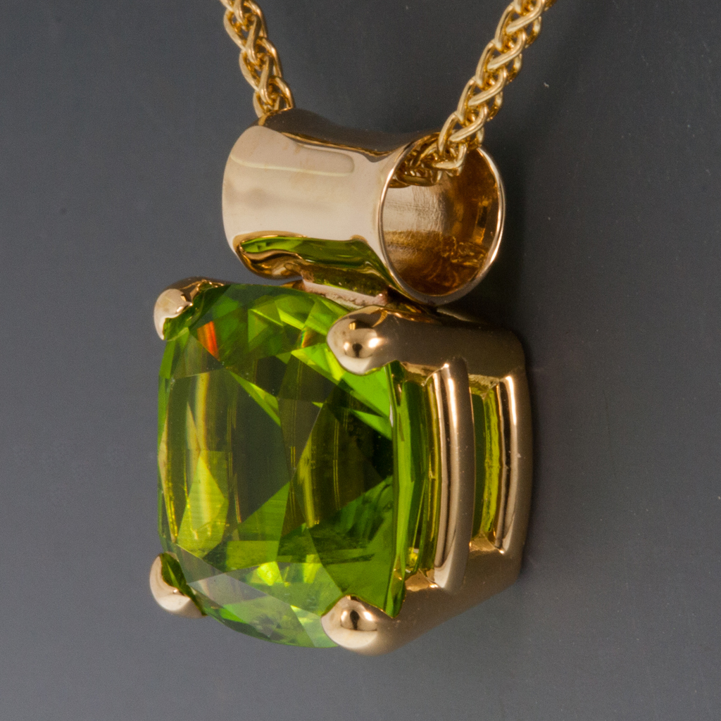 18K Yellow Gold Cushion Cut 3.89 Carat Peridot Pendant
