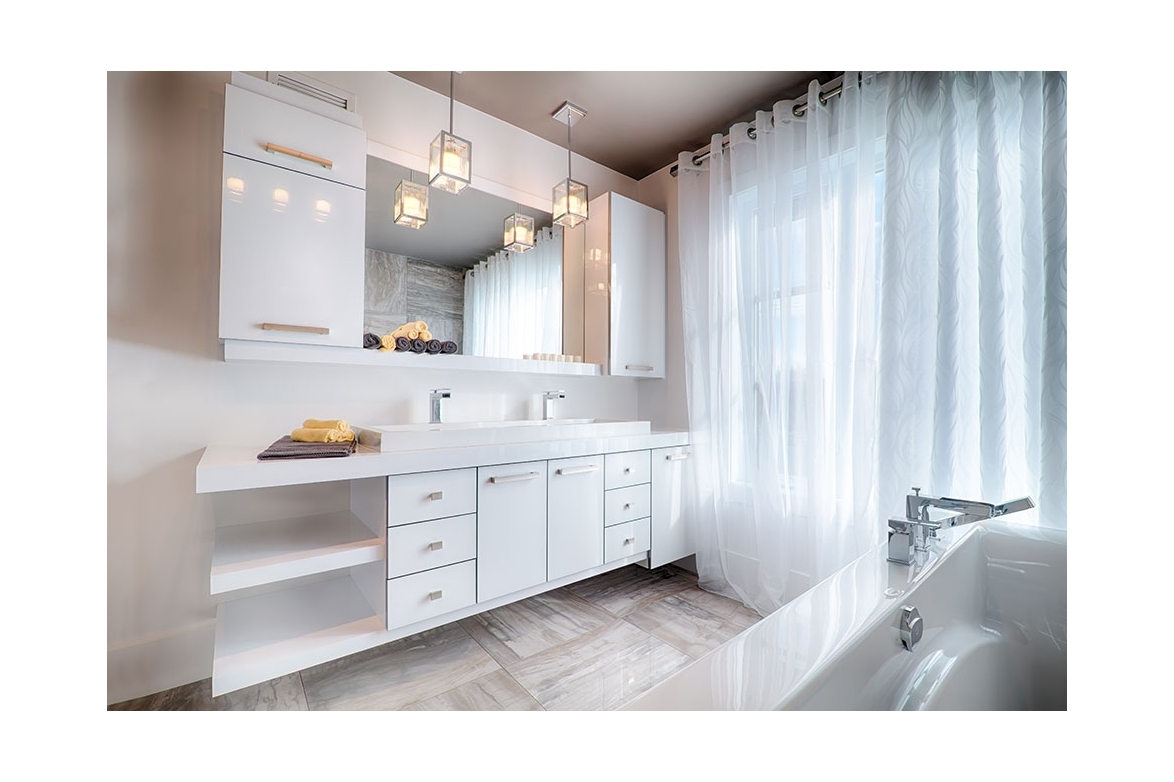 Vanity acrylic 1 Lauriermax