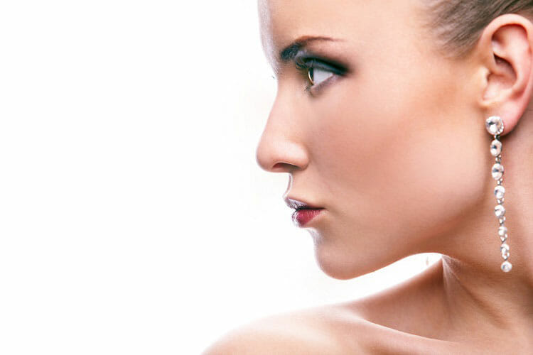 Try the Single Earring Trend in 2021