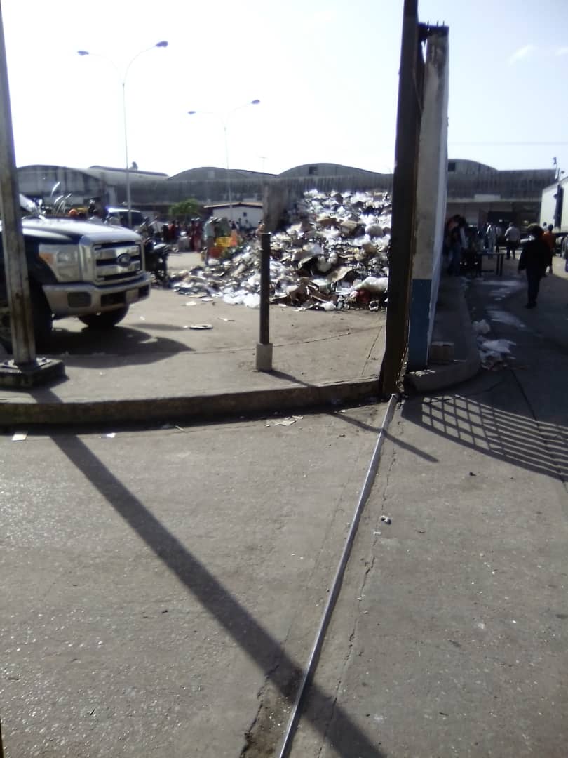 Vecinos de Los Bloques exigen saneamiento del mercado municipal 2 WhatsApp Image 2021 04 04 at 2.05.35 PM