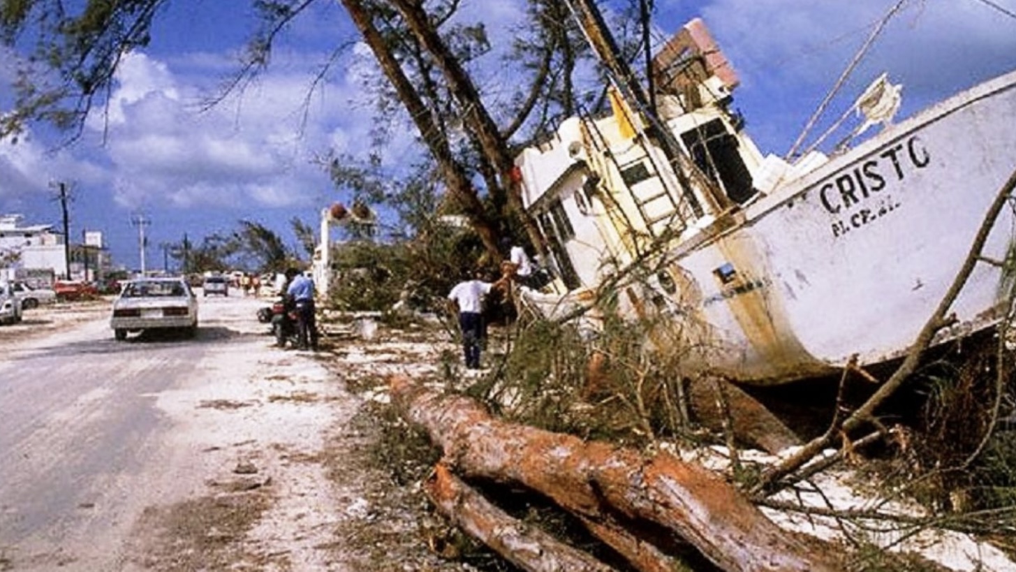 Historia de los ciclones tropicales para la Península de Yucatán via