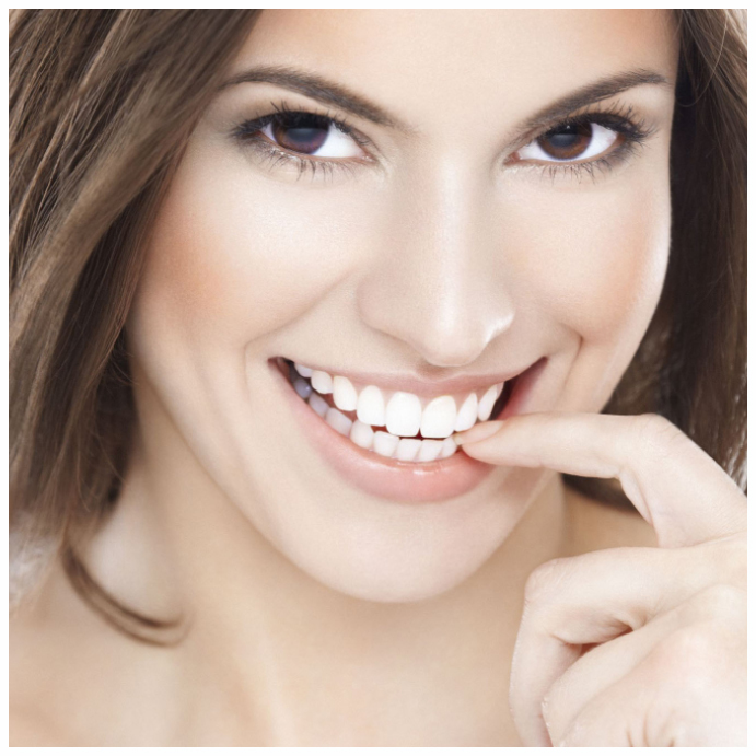 LAVISH LASER TEETH WHITENING Lavish