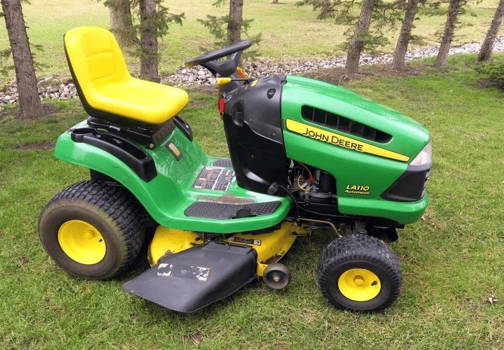 8 Riding Lawn Mowers Under 800 for Budget Buyers Lawnal