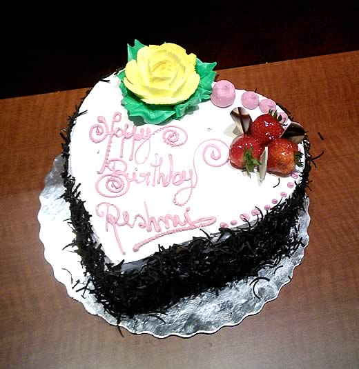 Lazar Bakery Mississauga, Custom cakes