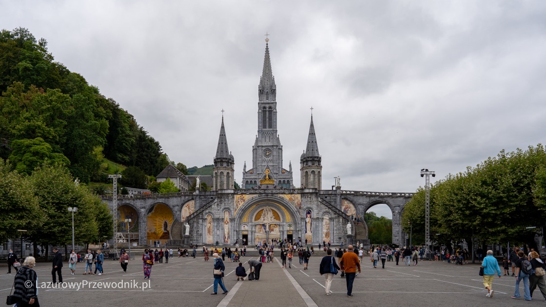 Lourdes - sanktuarium maryjne i inne atrakcje. Przewodnik po Oksytanii