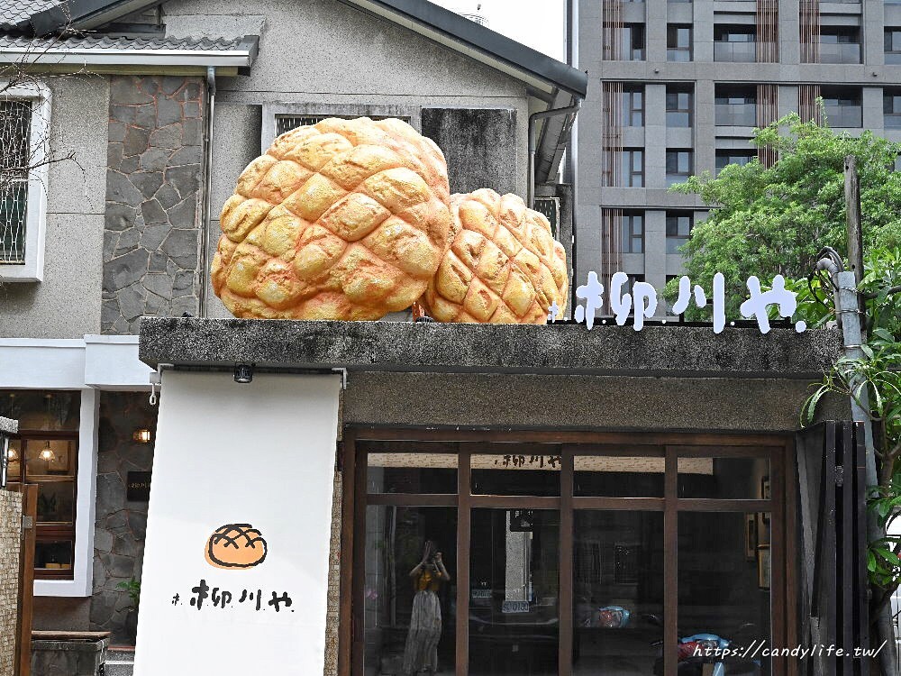 台中聖誕景點｜一出爐就秒殺！柳川麵包、10元司康必朝聖名單公開！柳川美食推薦
