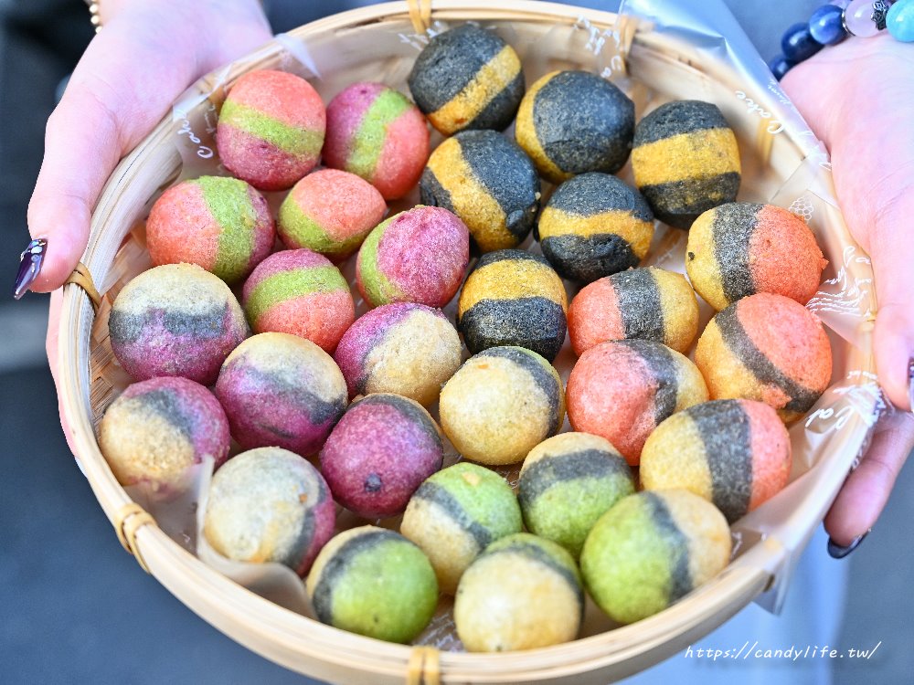 跟巷子口的不同！彩色地瓜球蹦出新滋味，顛覆你對地瓜球的印象！台中地瓜球推薦