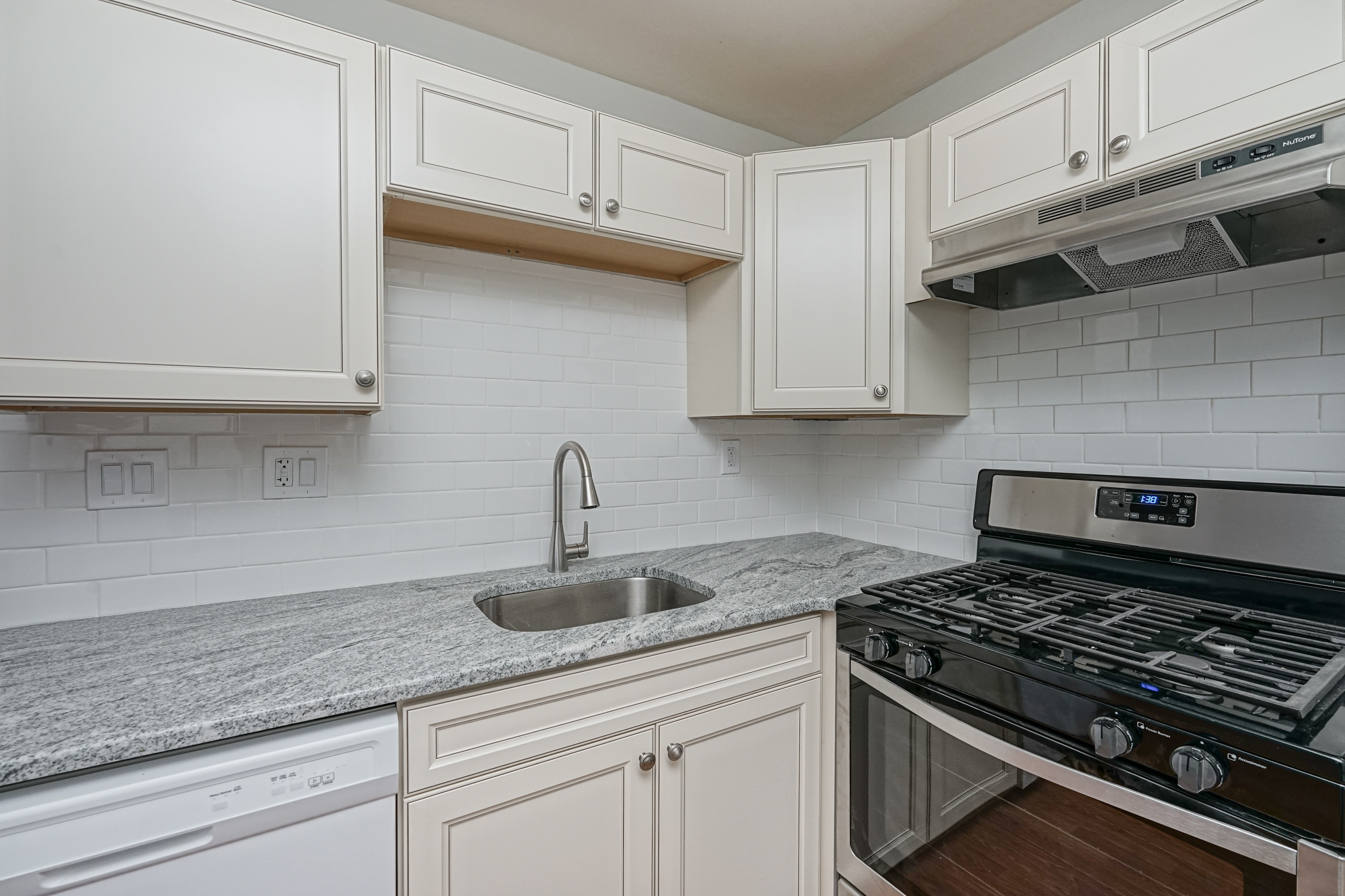 Lafayette Court LBC Apartments