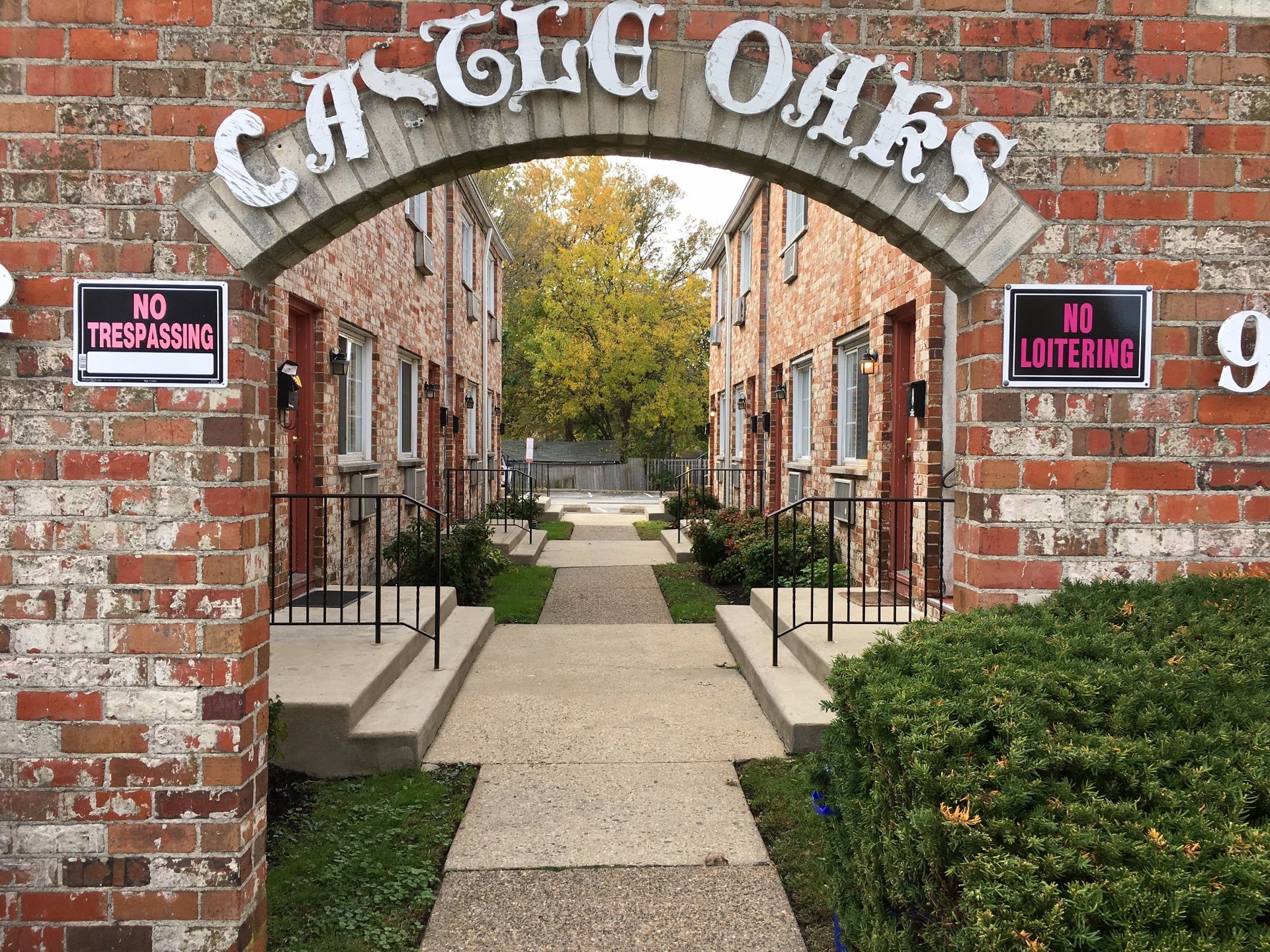 Castle Oaks Apartments LBC Apartments