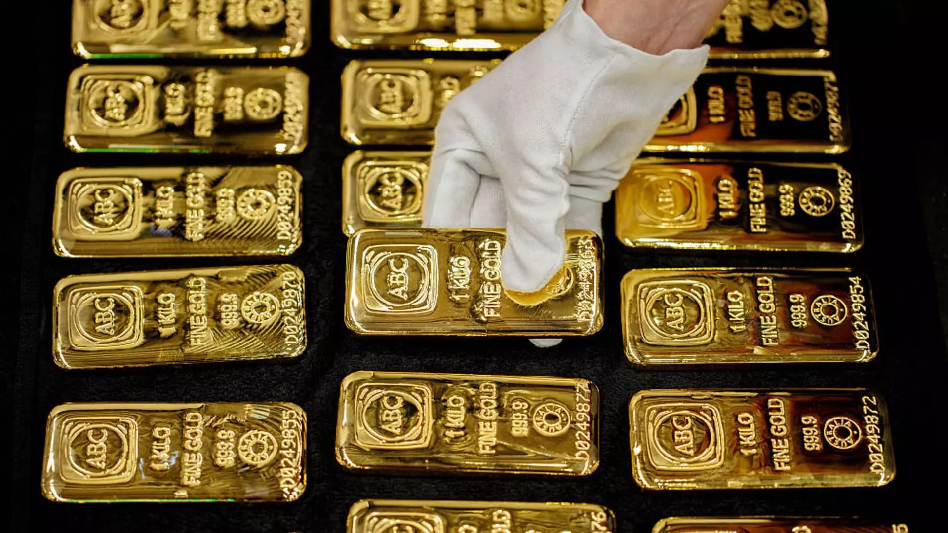37% of Americans Are Wrong: Why Gold and Real Estate Are Not Your Best Long-Term Investments