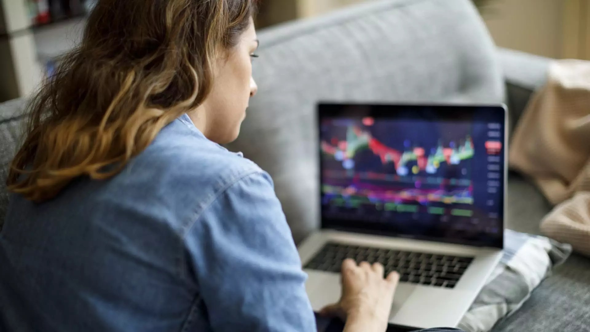 5 Reasons Why Securitized Products Are the Smartest Investment Right Now