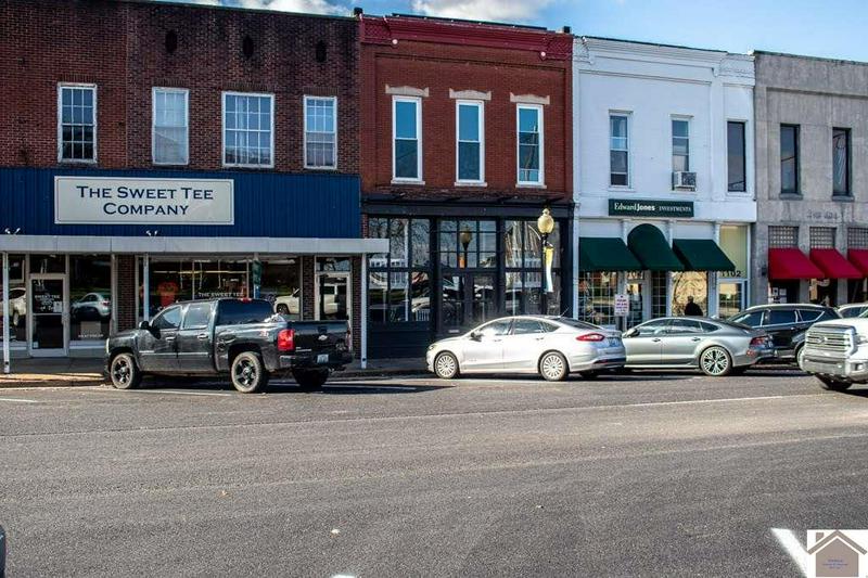 Towns Near Land Between the Lakes
