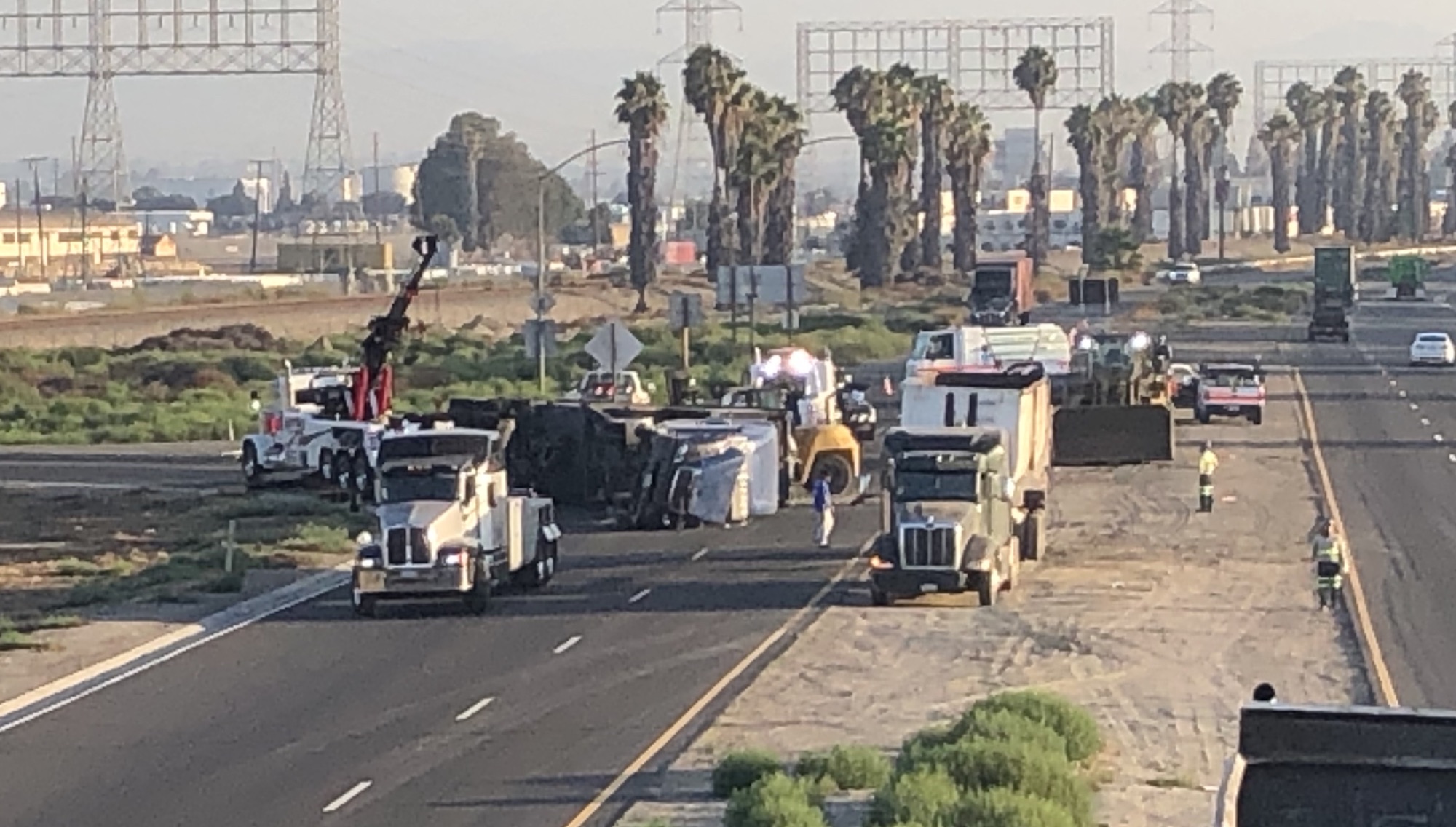 Crash leaves bigrig tipped over on 103 Freeway • Long Beach Post News