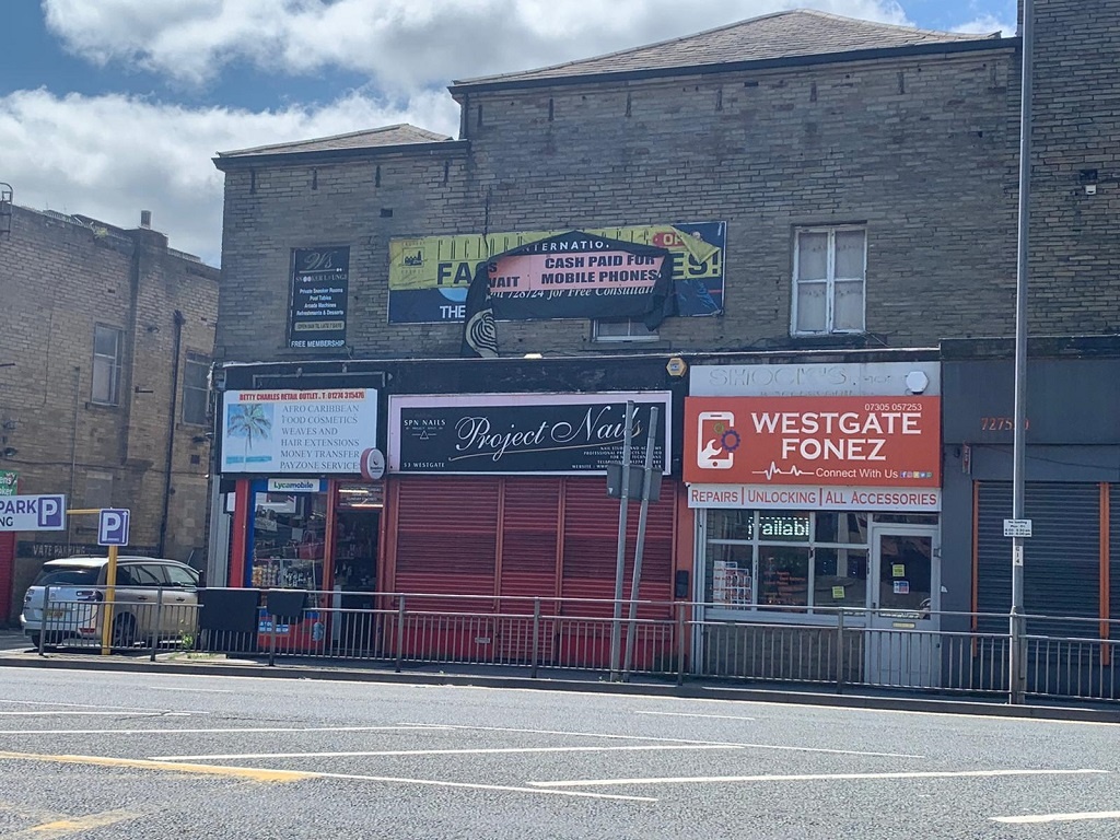 FREEHOLD COMMERCIAL PREMISES FOR SALE L&B Real Estate