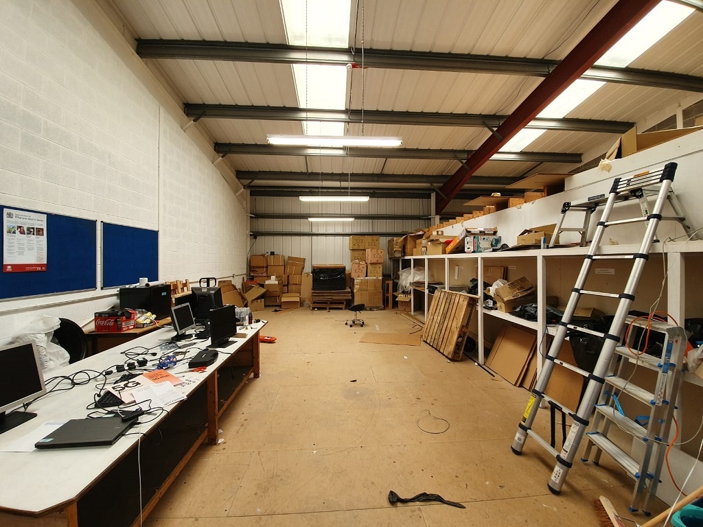 FREEHOLD INDUSTRIAL UNIT FOR SALE *** L&B Real Estate